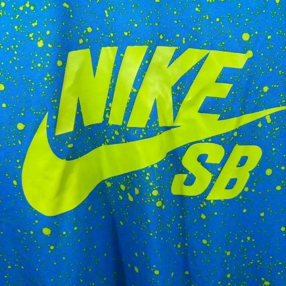 Big Boys Nike SB Dri-Fit Blue and Green‎ Splatter Logo T-Shirt Size XL